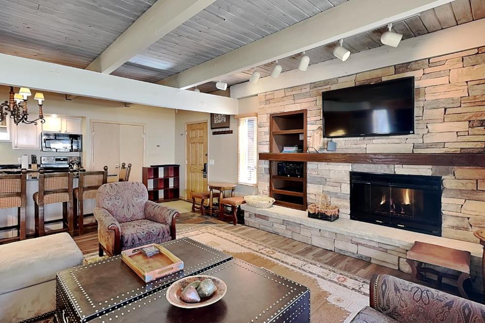 Timberline Condominiums 2 Bedroom Deluxe Unit B2H